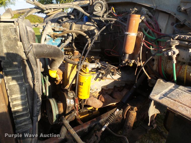 image for item L5631 1982 Ford LNT8000 grain truck