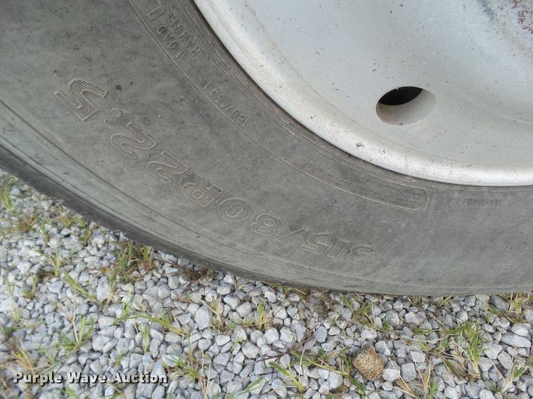 image for item L5631 1982 Ford LNT8000 grain truck