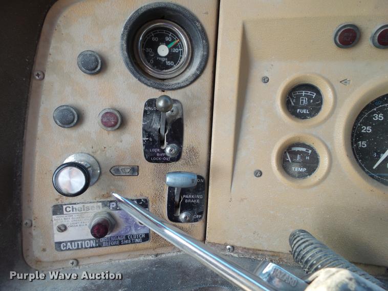 image for item L5631 1982 Ford LNT8000 grain truck