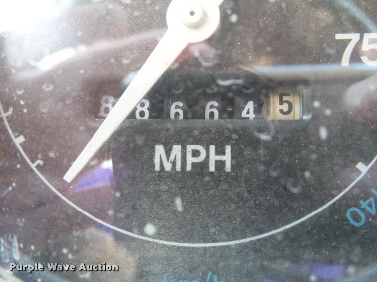 image for item L5631 1982 Ford LNT8000 grain truck