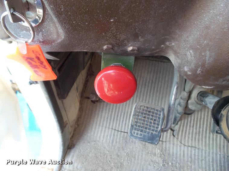 image for item L5631 1982 Ford LNT8000 grain truck