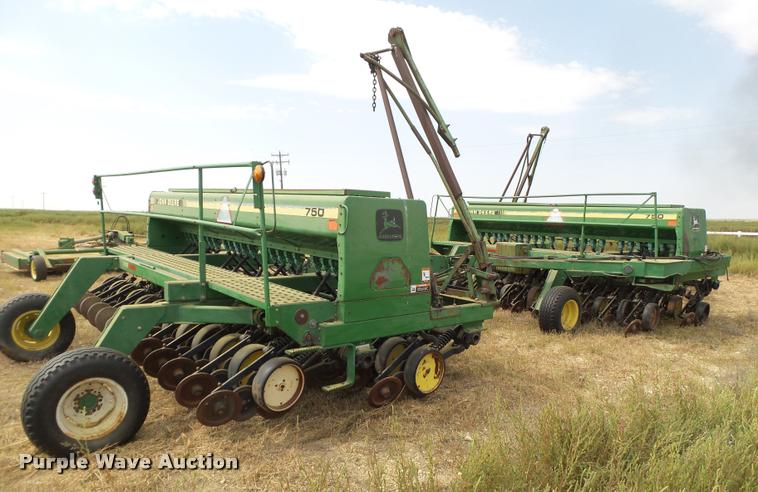 image for item L6651 (2) John Deere 750 no-till grain drills