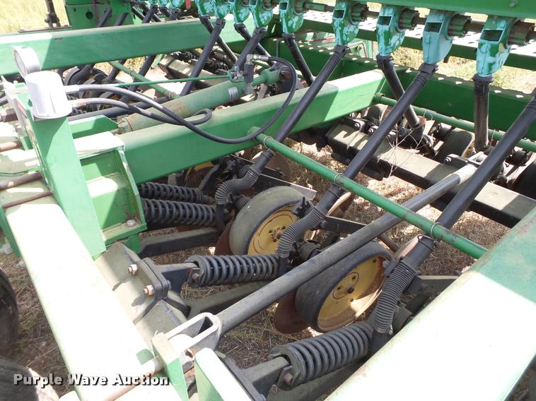 image for item L6651 (2) John Deere 750 no-till grain drills