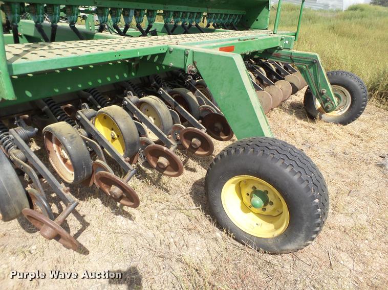image for item L6651 (2) John Deere 750 no-till grain drills