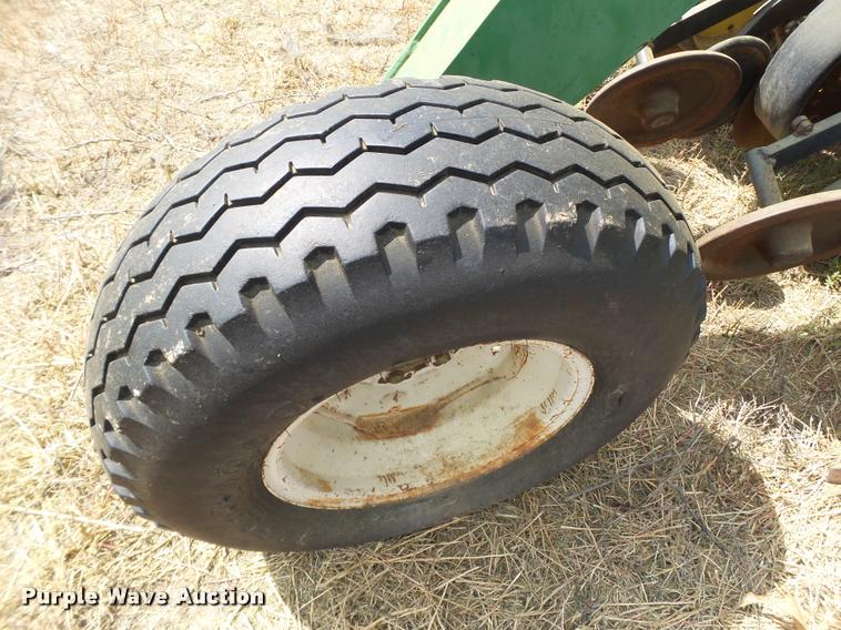 image for item L6651 (2) John Deere 750 no-till grain drills