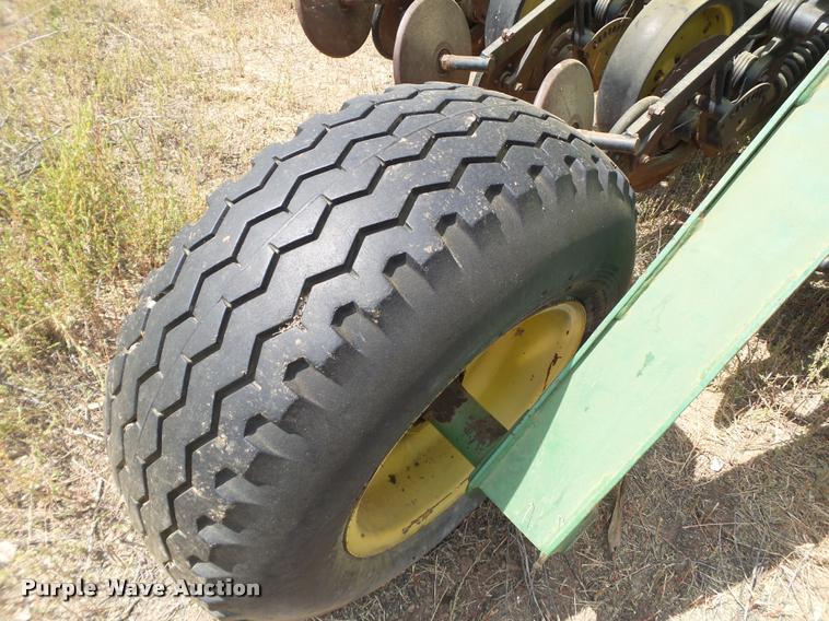 image for item L6651 (2) John Deere 750 no-till grain drills