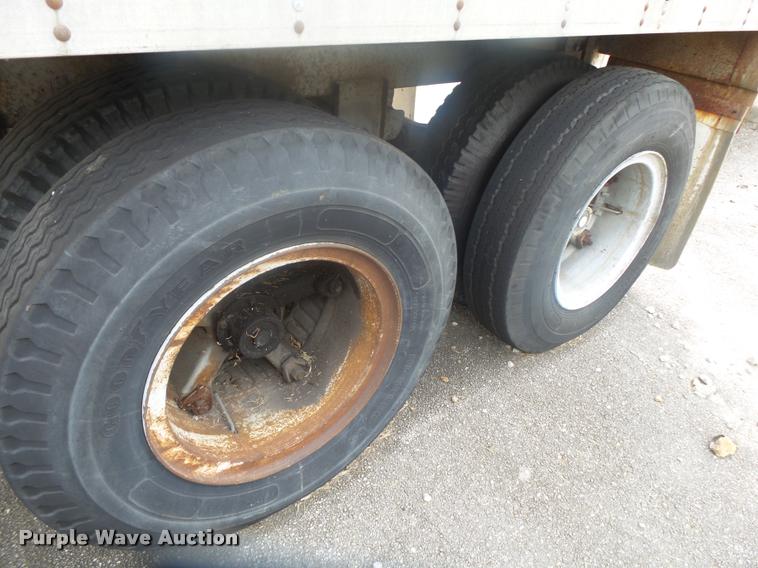 image for item DB7398 1980 Trailmobile dry van trailer