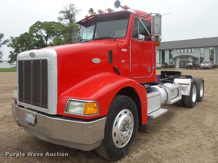 image for item DB8166 1996 Peterbilt 385 semi truck