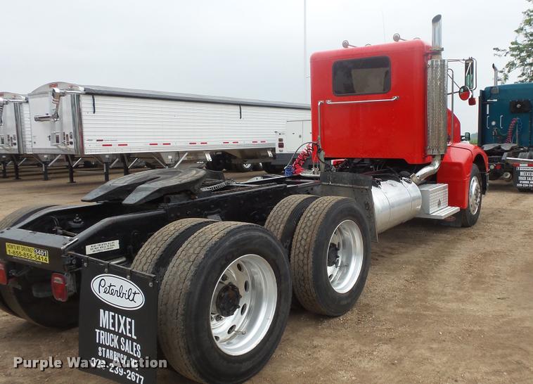 image for item DB8166 1996 Peterbilt 385 semi truck