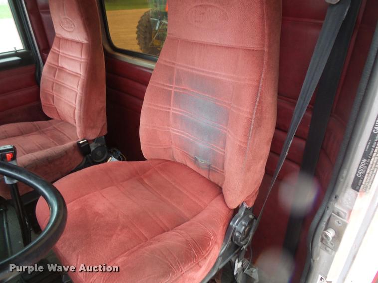 image for item DB8166 1996 Peterbilt 385 semi truck