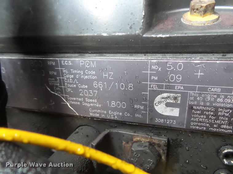 image for item DB8166 1996 Peterbilt 385 semi truck