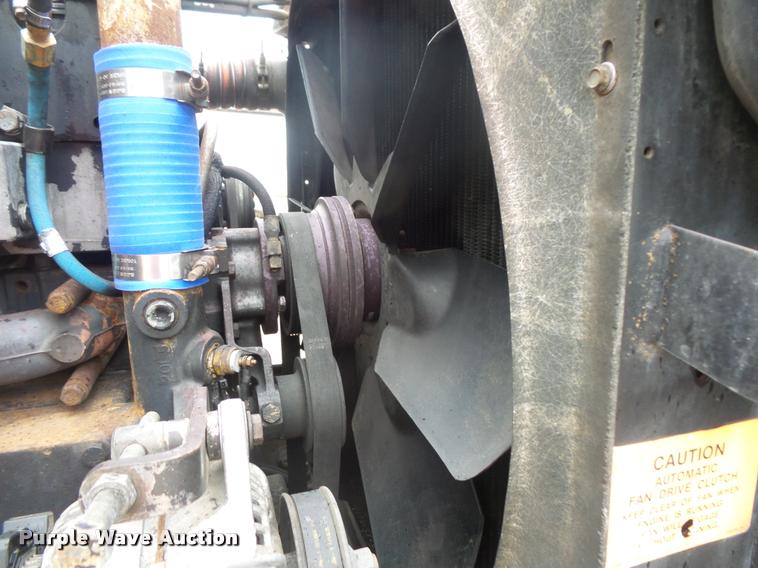 image for item DB8166 1996 Peterbilt 385 semi truck