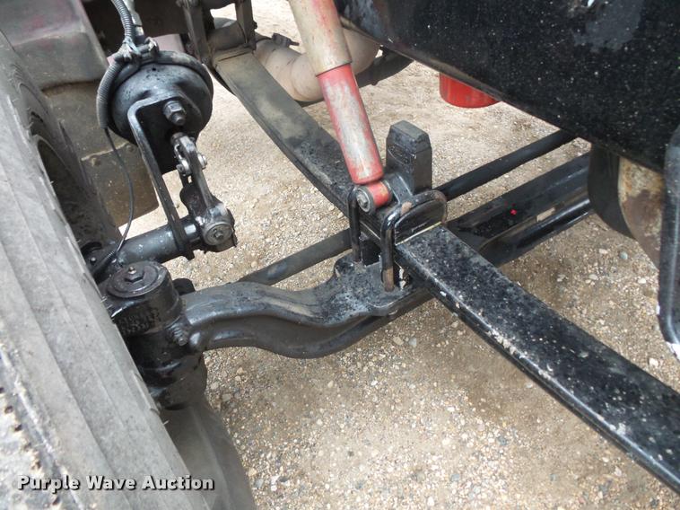 image for item DB8166 1996 Peterbilt 385 semi truck