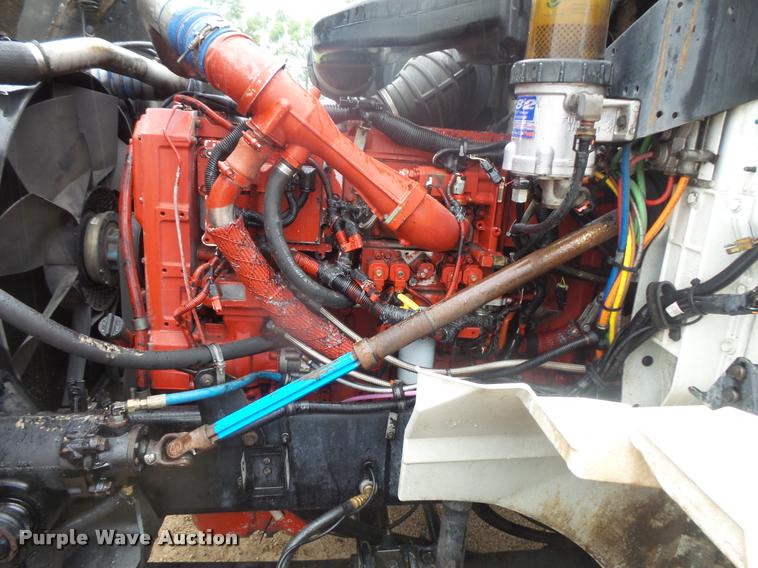 image for item DB8167 2006 International 9400i semi truck