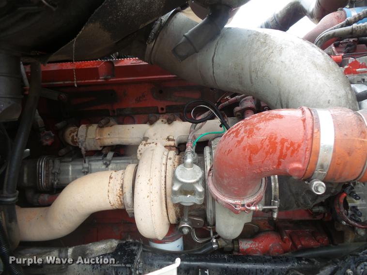 image for item DB8167 2006 International 9400i semi truck