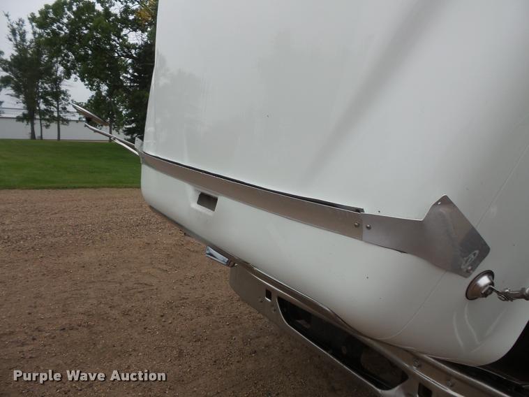 image for item DB8167 2006 International 9400i semi truck