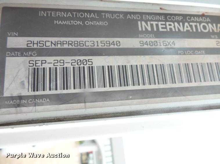 image for item DB8167 2006 International 9400i semi truck