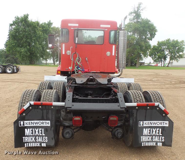 image for item DB8169 2003 Kenworth T600 semi truck