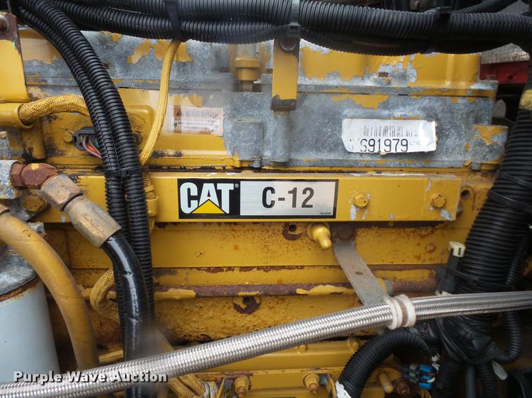 image for item DB8169 2003 Kenworth T600 semi truck