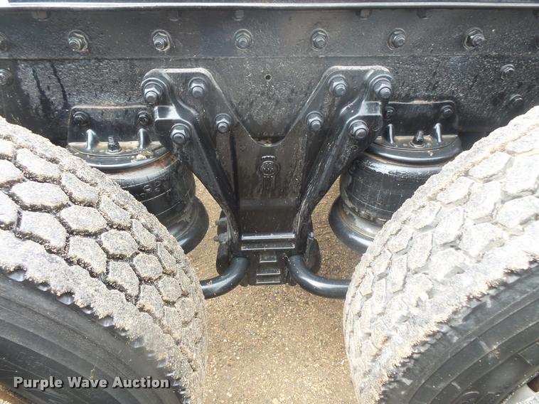 image for item DB8169 2003 Kenworth T600 semi truck