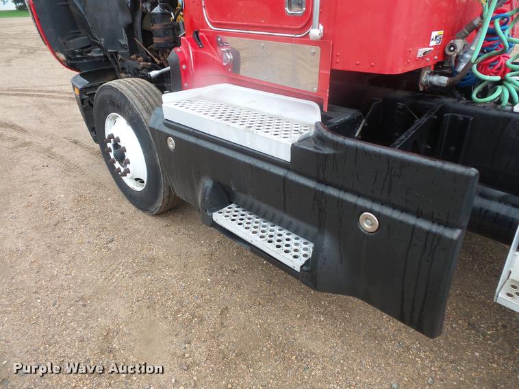 image for item DB8169 2003 Kenworth T600 semi truck