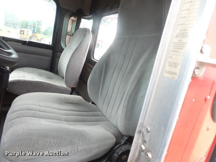 image for item DB8169 2003 Kenworth T600 semi truck