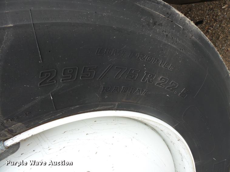 image for item DB8169 2003 Kenworth T600 semi truck