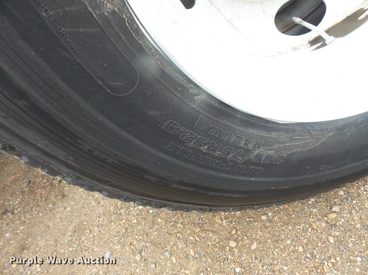 image for item DB8169 2003 Kenworth T600 semi truck