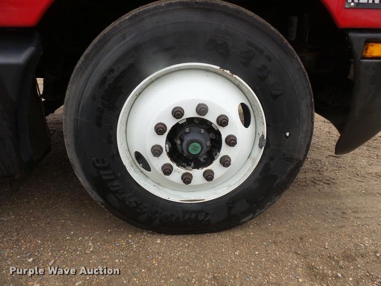 image for item DB8169 2003 Kenworth T600 semi truck