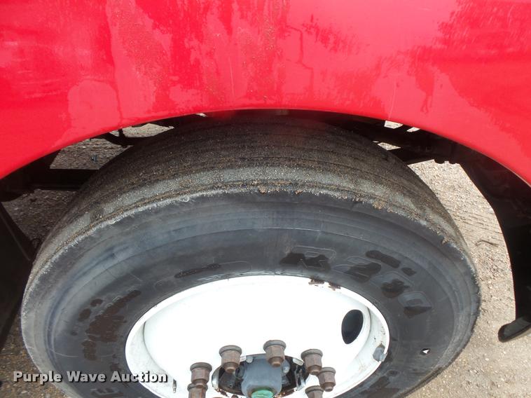 image for item DB8169 2003 Kenworth T600 semi truck