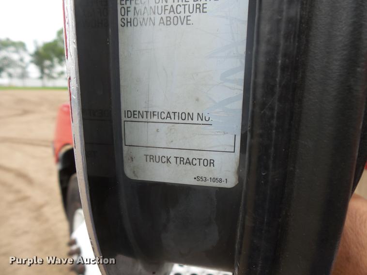 image for item DB8169 2003 Kenworth T600 semi truck