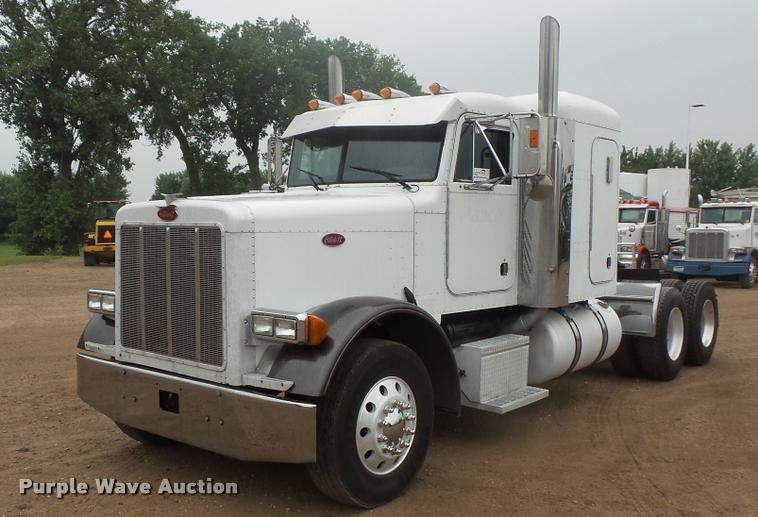 image for item DB8171 2004 Peterbilt 379 semi truck