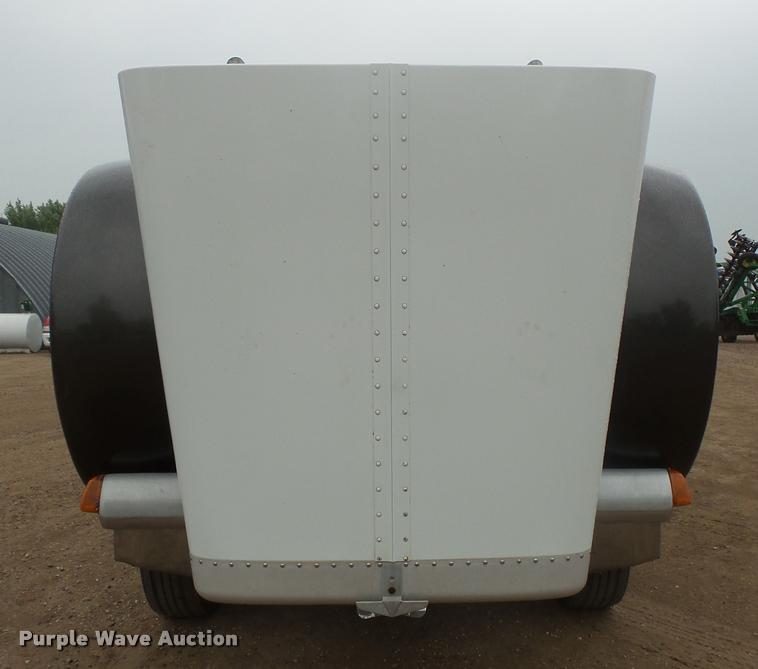 image for item DB8171 2004 Peterbilt 379 semi truck