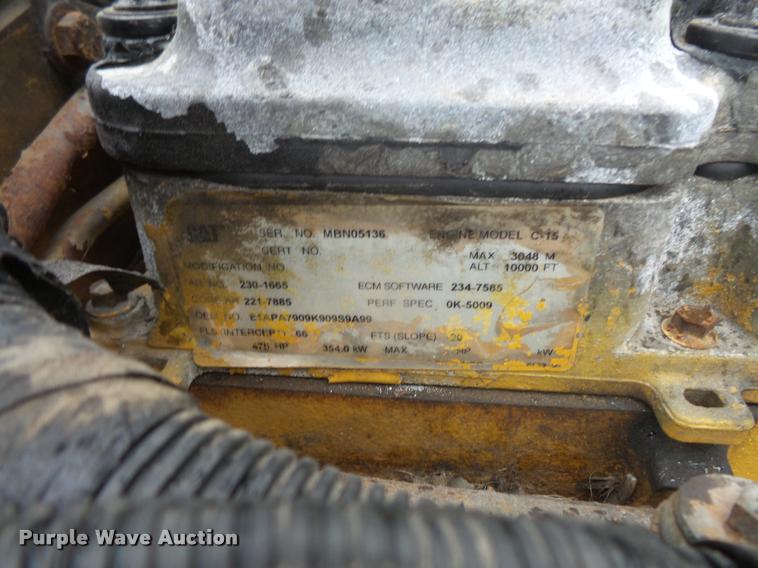 image for item DB8171 2004 Peterbilt 379 semi truck