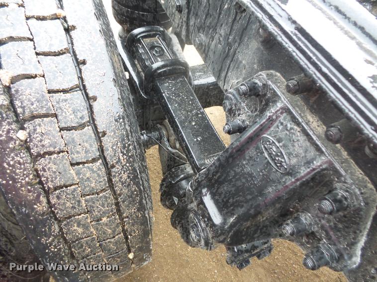 image for item DB8171 2004 Peterbilt 379 semi truck