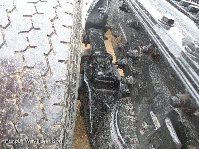 image for item DB8171 2004 Peterbilt 379 semi truck