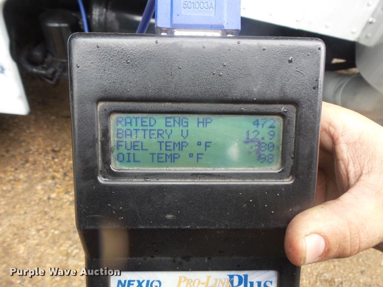 image for item DB8171 2004 Peterbilt 379 semi truck