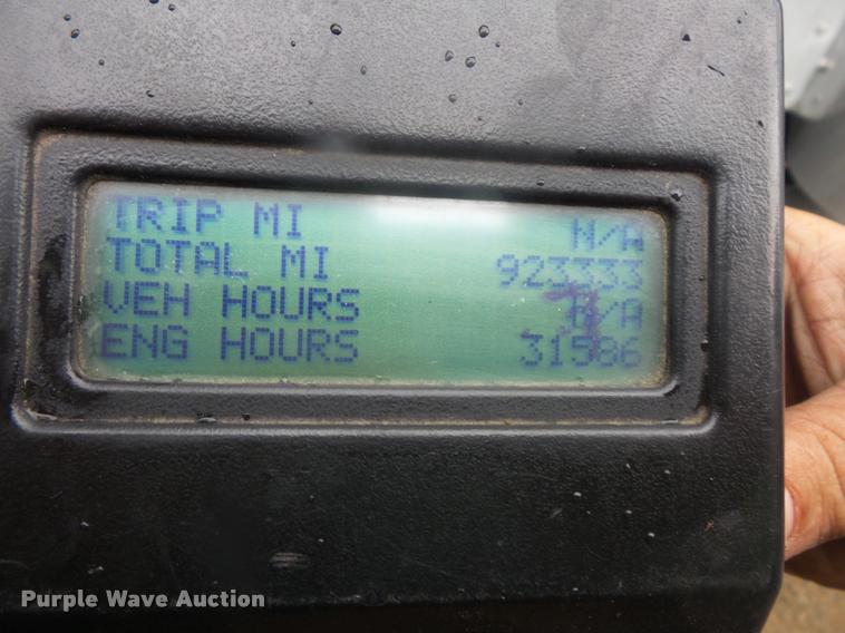 image for item DB8171 2004 Peterbilt 379 semi truck