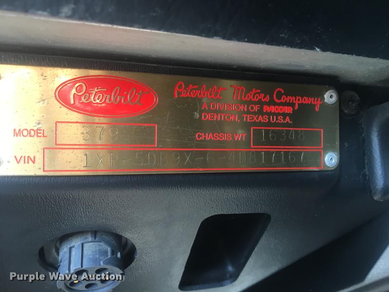 image for item DB8171 2004 Peterbilt 379 semi truck