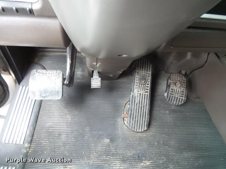 image for item DB8172 2007 Kenworth T800 semi truck