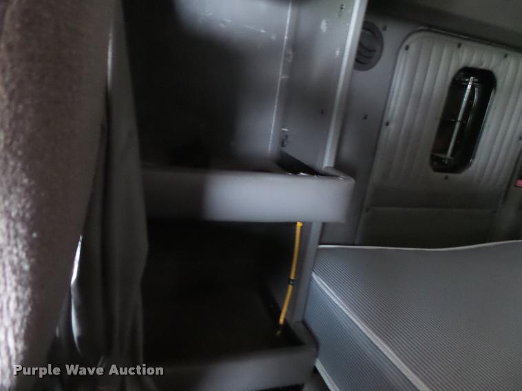 image for item DB8172 2007 Kenworth T800 semi truck