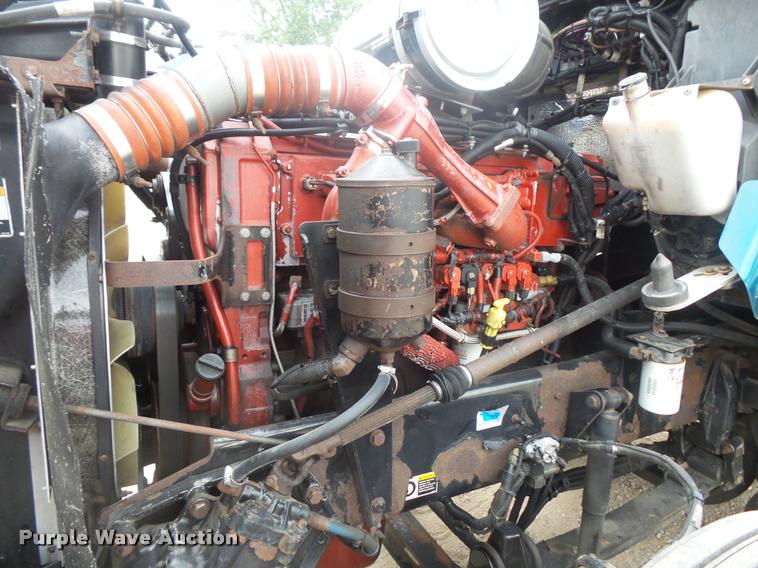 image for item DB8172 2007 Kenworth T800 semi truck