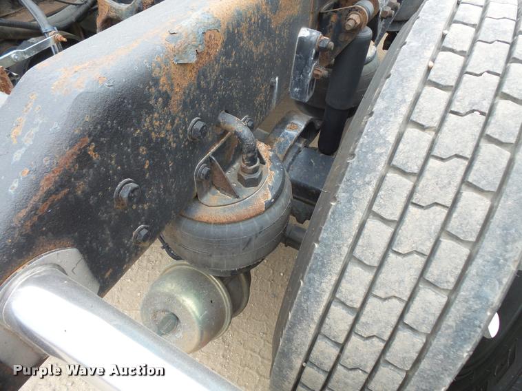 image for item DB8172 2007 Kenworth T800 semi truck