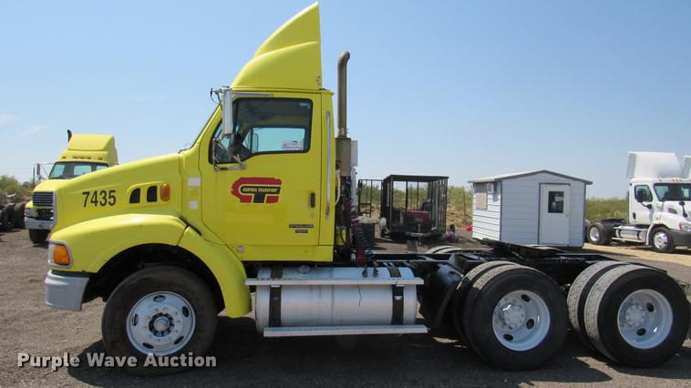 image for item DC2247 2007 Sterling A9500 semi truck