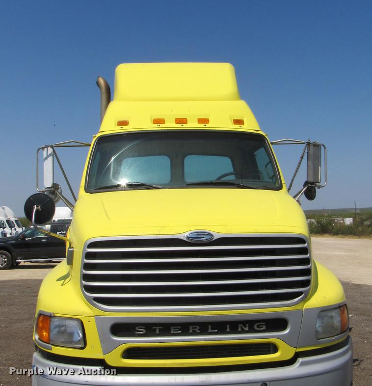 image for item DC2247 2007 Sterling A9500 semi truck