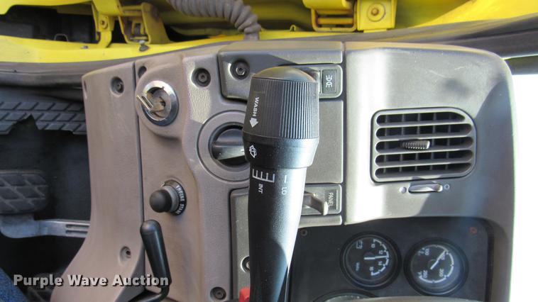 image for item DC2247 2007 Sterling A9500 semi truck