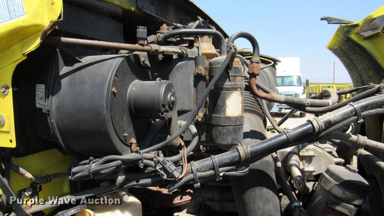 image for item DC2247 2007 Sterling A9500 semi truck