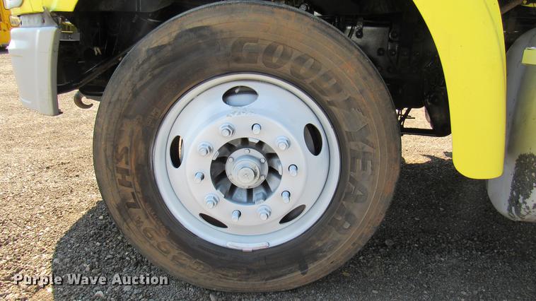 image for item DC2247 2007 Sterling A9500 semi truck