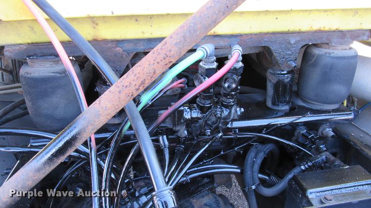 image for item DC2247 2007 Sterling A9500 semi truck