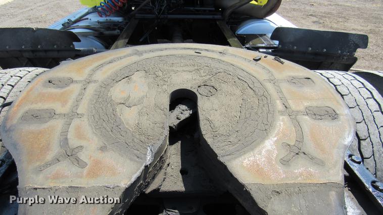 image for item DC2247 2007 Sterling A9500 semi truck